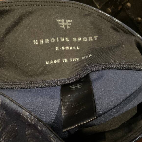 EUC Heroine Sport Cropped Metallic Cheetah Leggings Navy Cheetah Women's Size XS - Picture 5 of 6